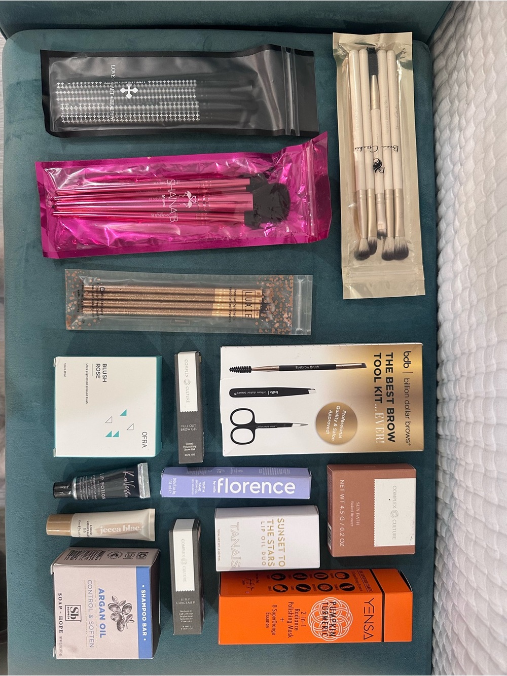 Assorted Makeup Brushes & Beauty Tools - Pink, White, Gold, Black